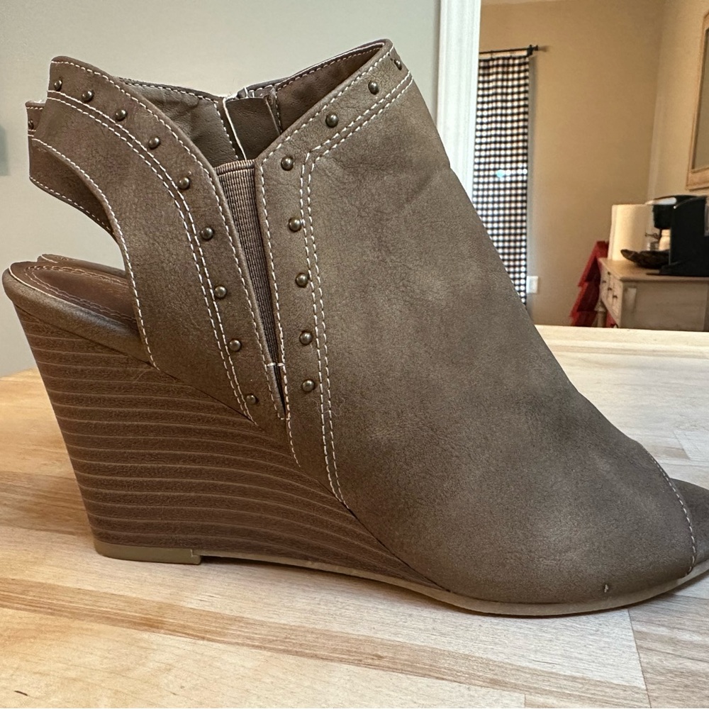 Sugar Brown Peep-Toe Wedge Sandals